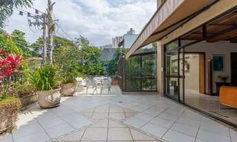 Imagem 3: Casa de 565m² a Venda no Pacaembu Com 4 Dormitorios, Sendo 4 Suítes e 4 Vagas