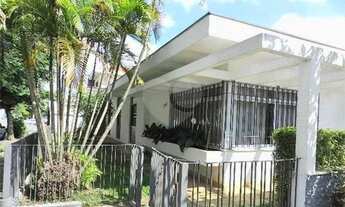 Imagem 3: Casa térrea com 300m² em ótima Rua arborizada -Planalto Paulista - R$ 1.500.000,00