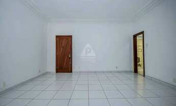 Imagem 4: Apartamento reformado amplo, claro e arejado com vista maravilhosa para a Praça do Largo d