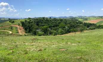 Imagem 4: Terreno próximo a cachoeira em Igaratá