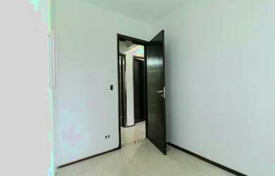 Imagem 4: Apartamento para Aluguel - Hauer, 3 Quartos, 61 m2