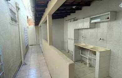 Imagem 3: Alugo casarão com piscina no parque 10 prox Veneza