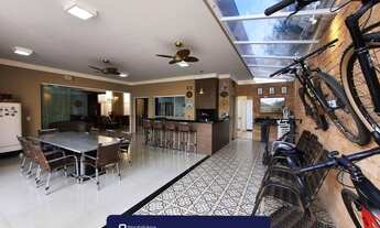 Imagem 5: Casa de condomínio para venda possui 254 metros quadrados com 3 quartos