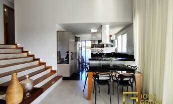 Imagem 3: Casa de condomínio para aluguel com 220 metros quadrados com 4 quartos