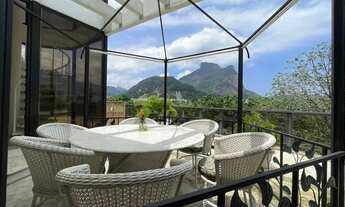 Imagem 7: Cobertura de luxo no coração da barra