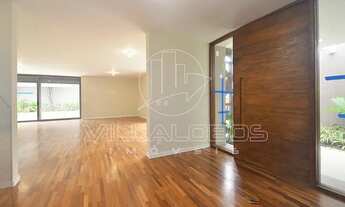 Imagem 4: Casa para aluguel e venda tem 371 metros quadrados com 4 quartos