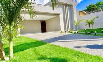 Imagem: Casa de Alto Padrão e Luxuosa, 3 Suítes