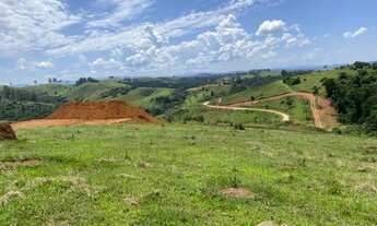 Imagem 2: Terreno próximo a cachoeira em Igaratá