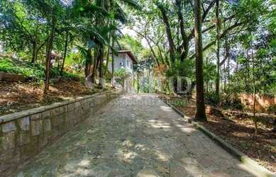 Imagem 5: Propriedade na Chácara Flora com área verde ampla e surpreendente