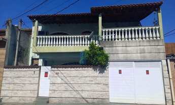 Imagem: Casa com 4 quartos e piscina