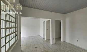 Imagem 3: Casa térrea para fins comerciais na região do Centro de Atibaia, rua estratégica e Repleta