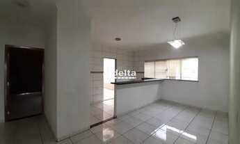 Imagem: Casa em condomínio com 3 quartos sendo