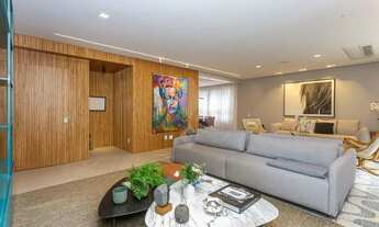 Imagem 4: Luxo e sofisticação em 2 suítes com opção para 3 dorms. em 346m² e 3 vagas de garagem no C