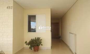 Imagem 2: Casa em condomínio com 3 quartos disponível para Venda no bairro Jardim Califórnia em Uber