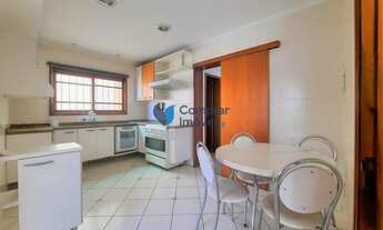 Imagem 7: Casa em condomínio com pátio individual, 4 quartos sendo 2 suítes, vagas em garagem fechad