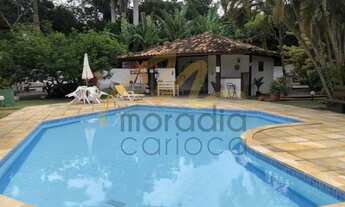 Imagem: Casa à venda com 3 quartos dentro de condomínio