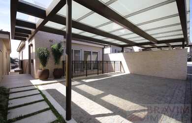 Imagem 2: Linda Casa em condomínio fechado na Mata da Praia com 5 Suítes