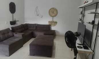 Imagem: Casa com galpão comercial