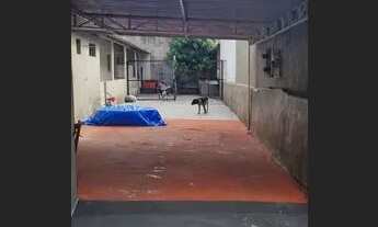 Imagem 7: Casa com terreno grande