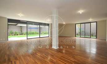 Imagem 7: Casa para aluguel e venda tem 371 metros quadrados com 4 quartos