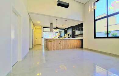 Imagem 4: Linda Casa Térrea em Condomínio Fechado de Alto Padrão, 4 Suítes, Piscina