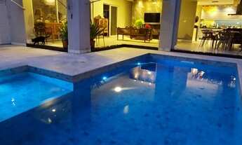 Imagem 4: Casa de condomínio para venda possui 500 metros quadrados com 5 quartos