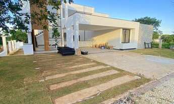 Imagem 2: Casa de condomínio para venda possui 338 metros quadrados com 4 quartos