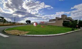 Imagem 2: Terreno de esquina a venda, 560 m2, parte alta do condomínio, plaino, face sombra