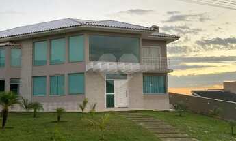 Imagem 3: Sobrado com arquitetura moderna