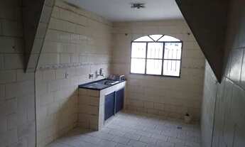 Imagem 4: Casa grande reformada com quintal amplo