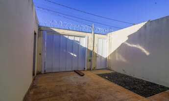 Imagem 3: Casa para venda possui 55 metros quadrados com 2 quartos em São Jorge - Uberlândia - MG