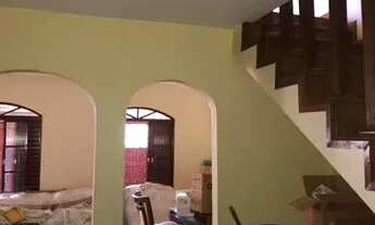 Imagem 3: Sobrado para venda possui 240 metros quadrados com 4 quartos escriturado na QS 10 do Are