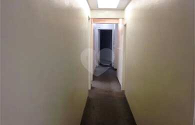 Imagem 6: Sobrado comercial para locação com 5 salas, 2 banheiros e 2 vagas