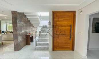 Imagem 6: Casa de condomínio sobrado para venda possui 380 metros quadrados com 3 quartos