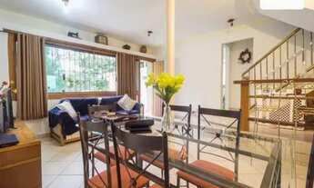 Imagem: Linda casa duplex em terreno de 400m2 no