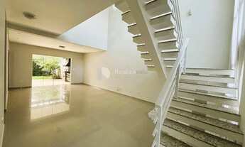 Imagem 2: Sobrado para aluguel possui 250 metros quadrados com 4 quartos