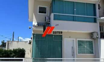 Imagem 4: Casa duplex com 2 dormitórios com móveis planejados à venda no bairro Forquilhas em São Jo