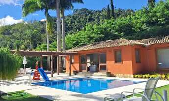 Imagem 2: Refúgio de Sofisticação e Natureza em Secretário