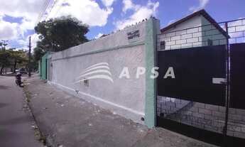 Imagem 2: CASA AMPLA REFORMADA COM 03 QUARTOS, ÁREA INTERNA , QUINTAL, VARANDA, GARAGEM LIGUE E RESE