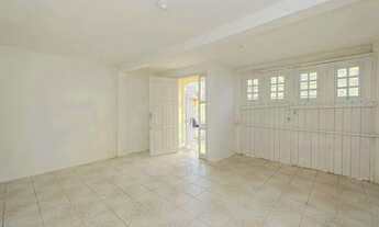 Imagem 3: Apartamento Térreo para Locação na Cohab Lindóia, 2 Suítes, Garagem Fechada, Pátio Privati