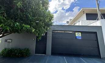 Imagem: CASA COM 3 DORMITÓRIOS SENDO 1 SUÍTE