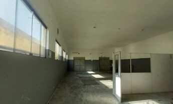 Imagem 3: Excelente Galpão comercial com diversas divisórias e salas.ÓTIMA LOCALIZAÇÃO