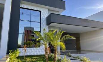 Imagem: Casa de condomínio térrea com piscina