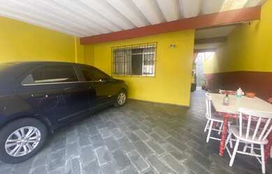 Imagem 2: Casa térrea à venda com 03 dormitórios, 02 vagas de garagem com portão automático, 124 mts