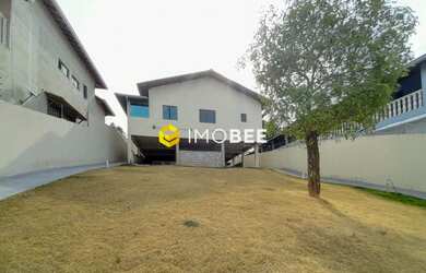 Imagem 5: CASA PADRÃO COM 3 QUARTOS, 3 SUÍTES E LOTE COM 750 METROS, À VENDA NO BAIRRO TREVO