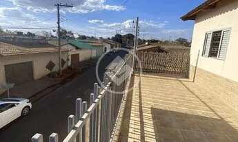 Imagem: UM SOBRADO, DUAS CASAS E DUAS QUITINETES