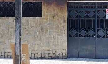 Imagem: Casa com 3 quartos e 2 banheiros