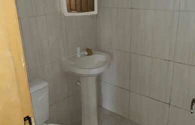 Imagem 5: Alugo casa em vila ótima localização. Rua São Luís. N. 129. Nossa Senhora das Graças