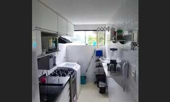 Imagem 3: Apartamento com 2 Quartos (sendo 1 suíte) e Varanda no Centro de Lauro de Freitas