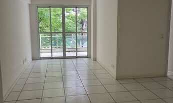 Imagem 2: Apartamento para aluguel tem 81 metros quadrados com 2 quartos em Grajaú - Rio de Janeiro